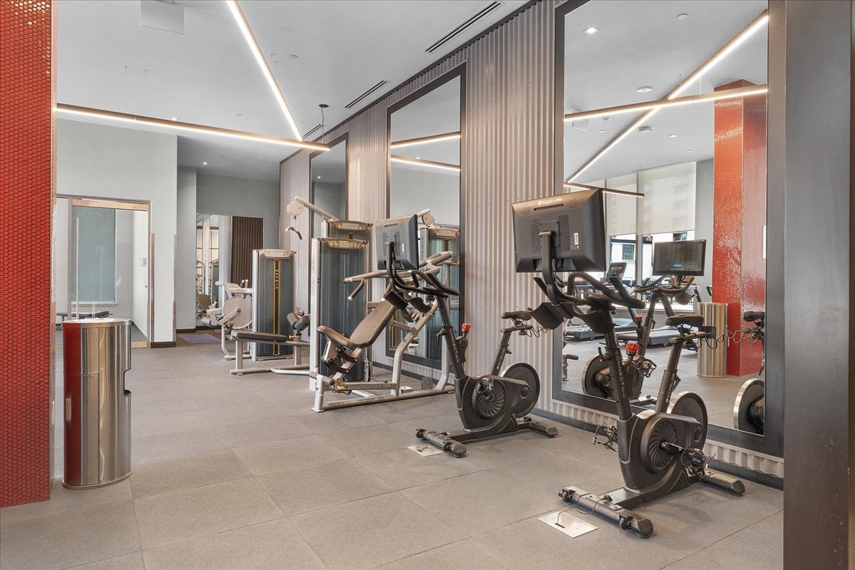 212 King William Street Unit: 513