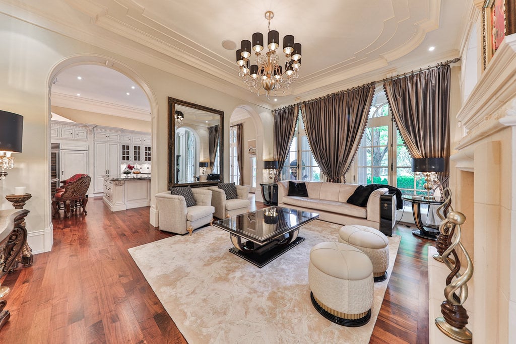 489 Lakeshore Road East