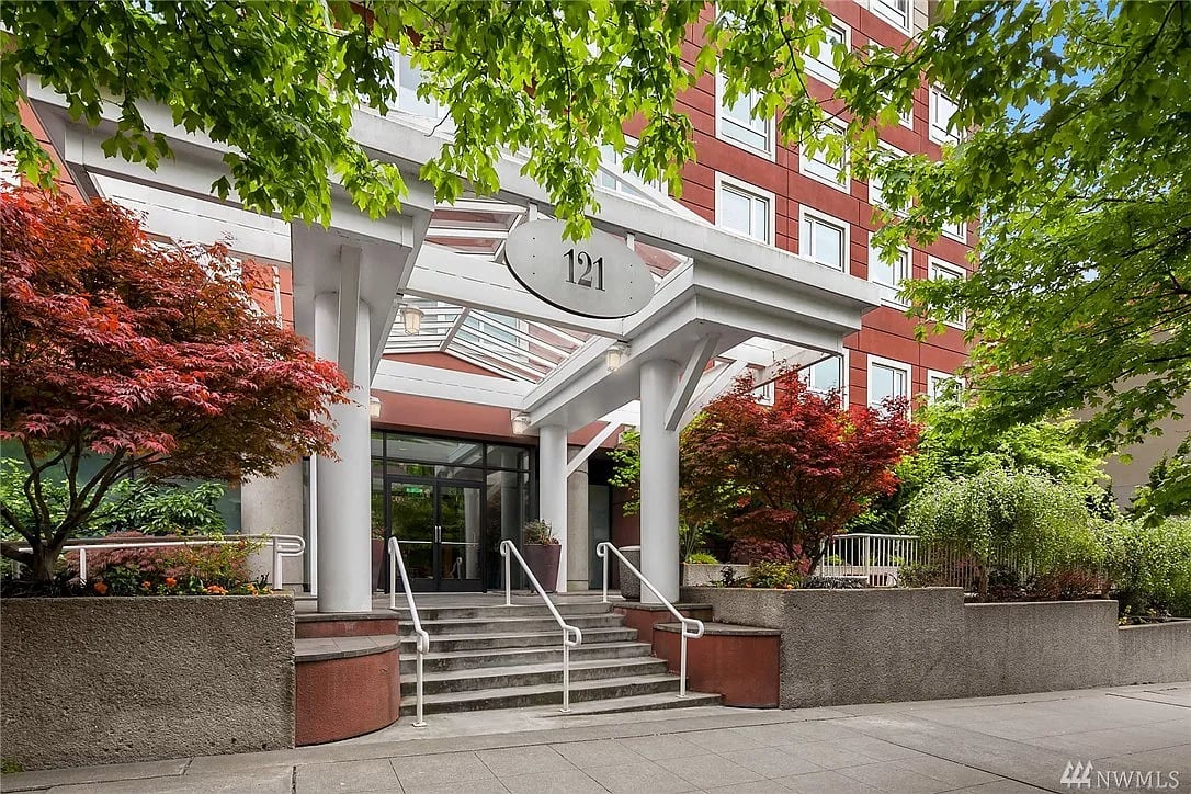 121 Vine St #605