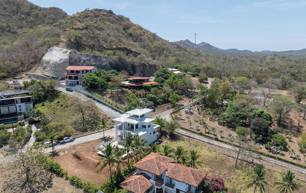 Luxury Ocean-View Home in Altos de Flamingo2