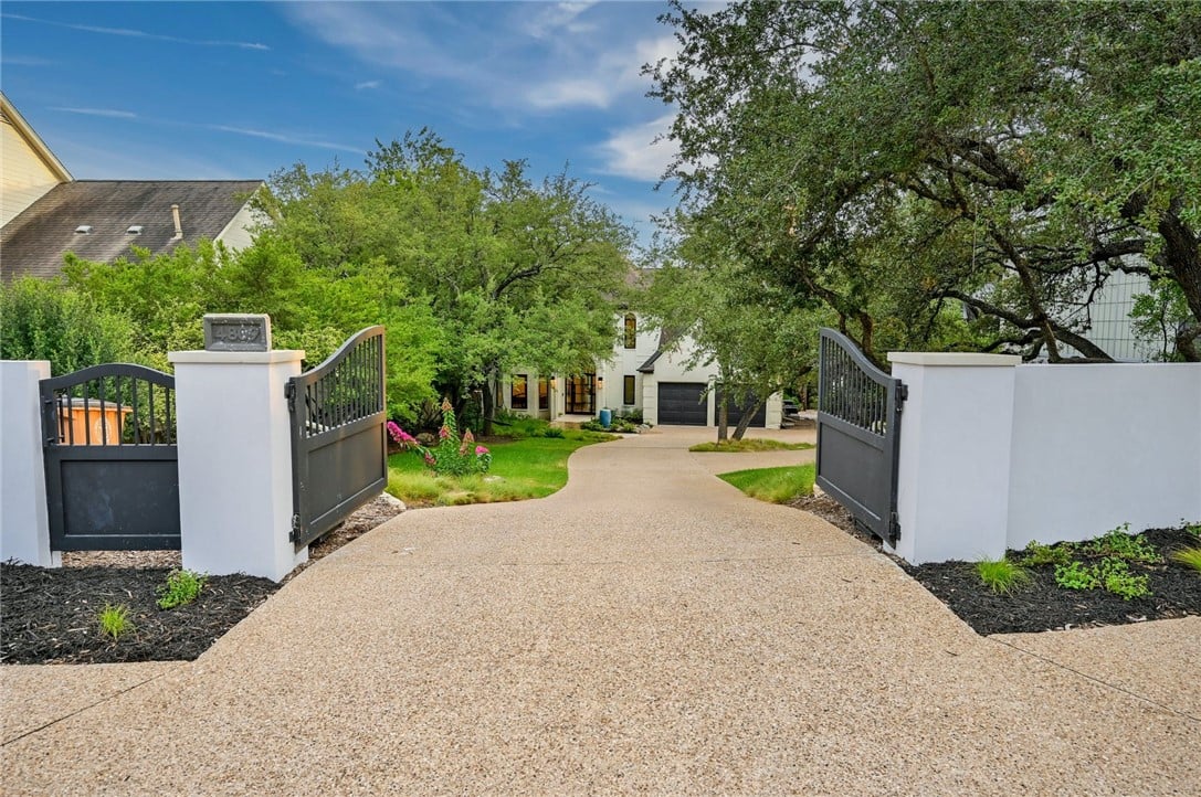 4809 Palisade Dr