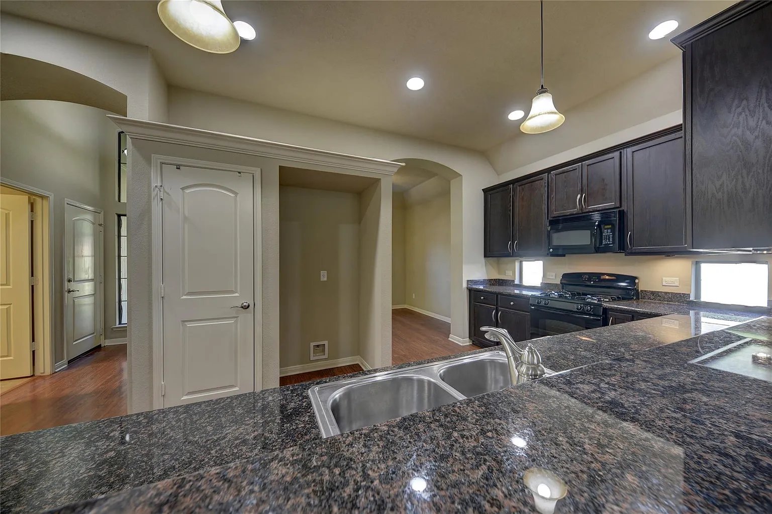802 Wintersong Dr