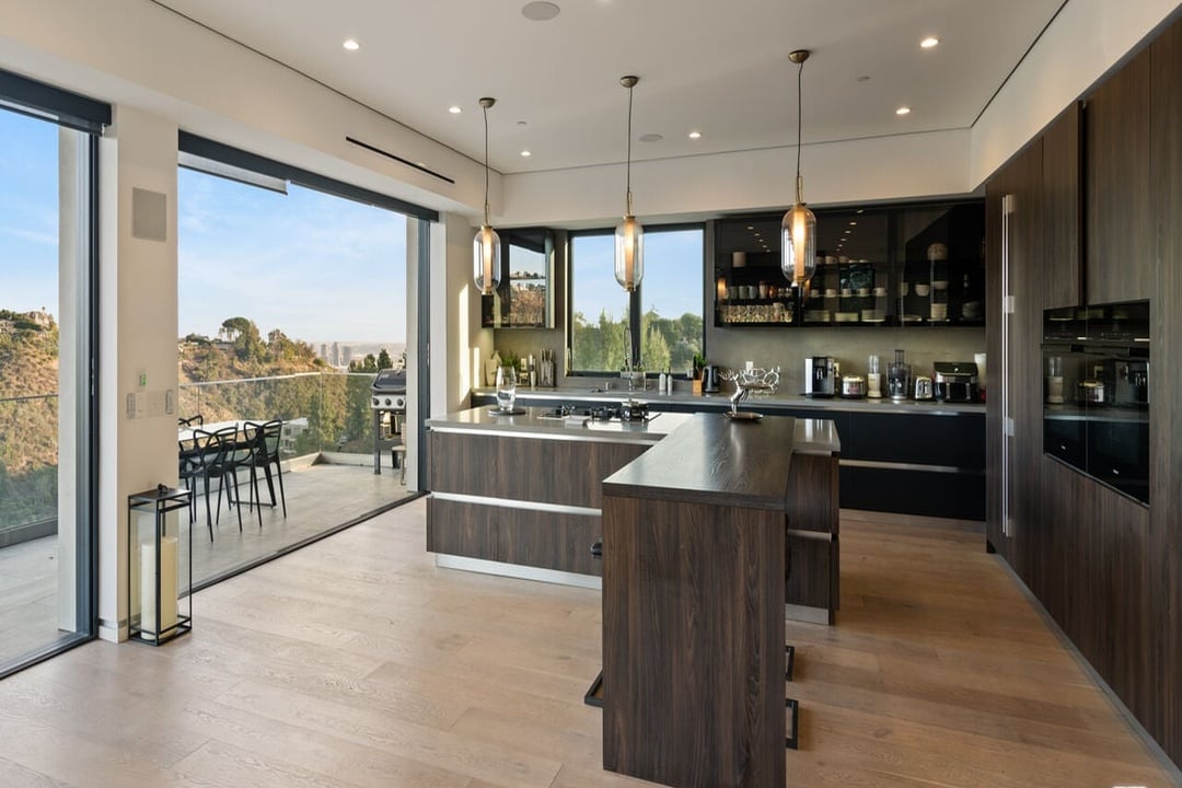 Aurelian Crest, Linda Flora Dr, 90049