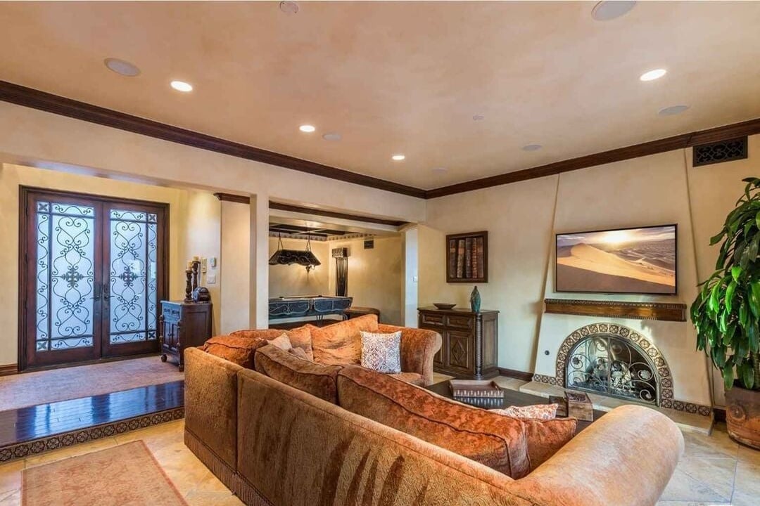 Celestia Crest, Venus Dr, 90046