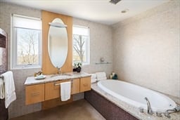 555 Boylston St, #555