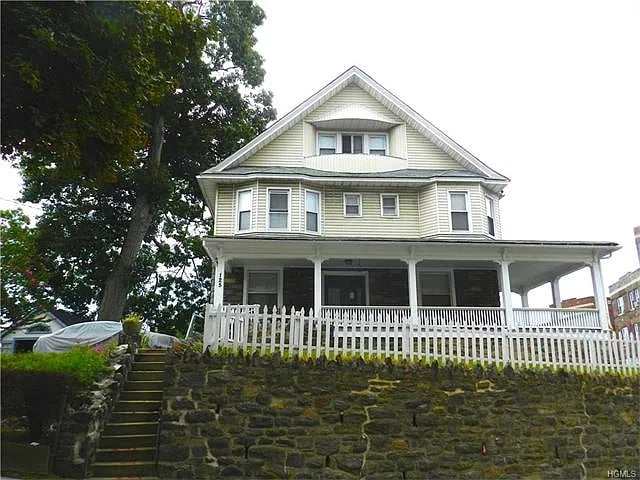 125 Landscape Ave