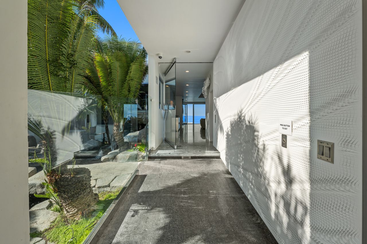 Encinitas Oceanfront Retreat