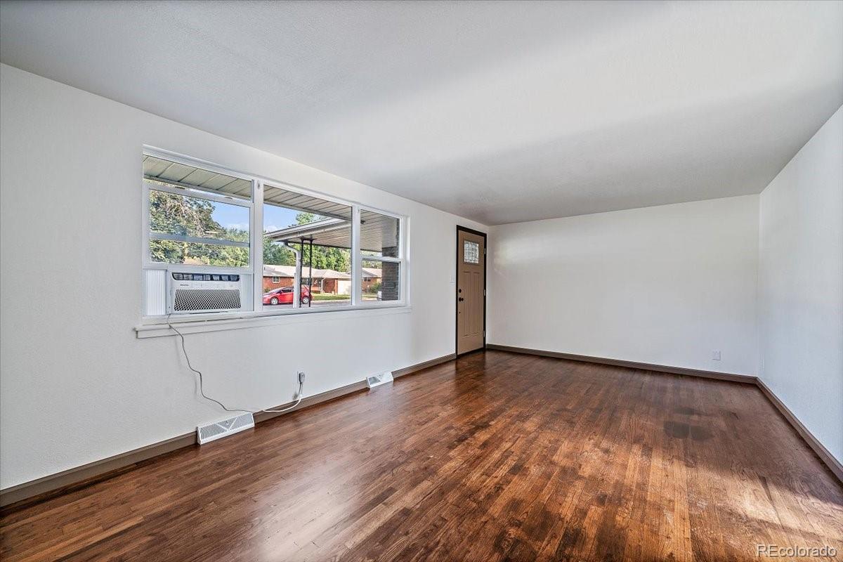 1006 Hahn Ct