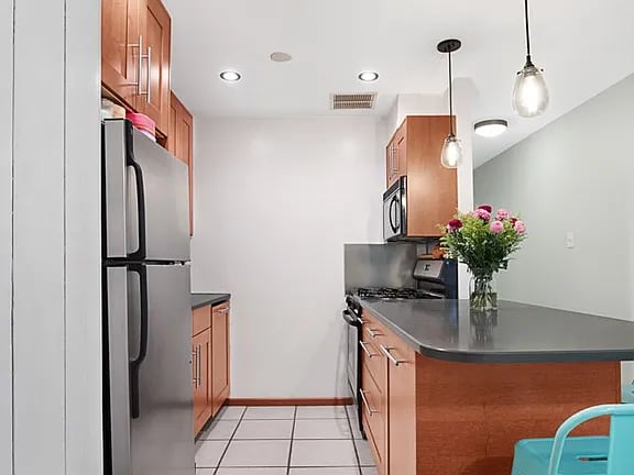 270 Columbia Street 56G