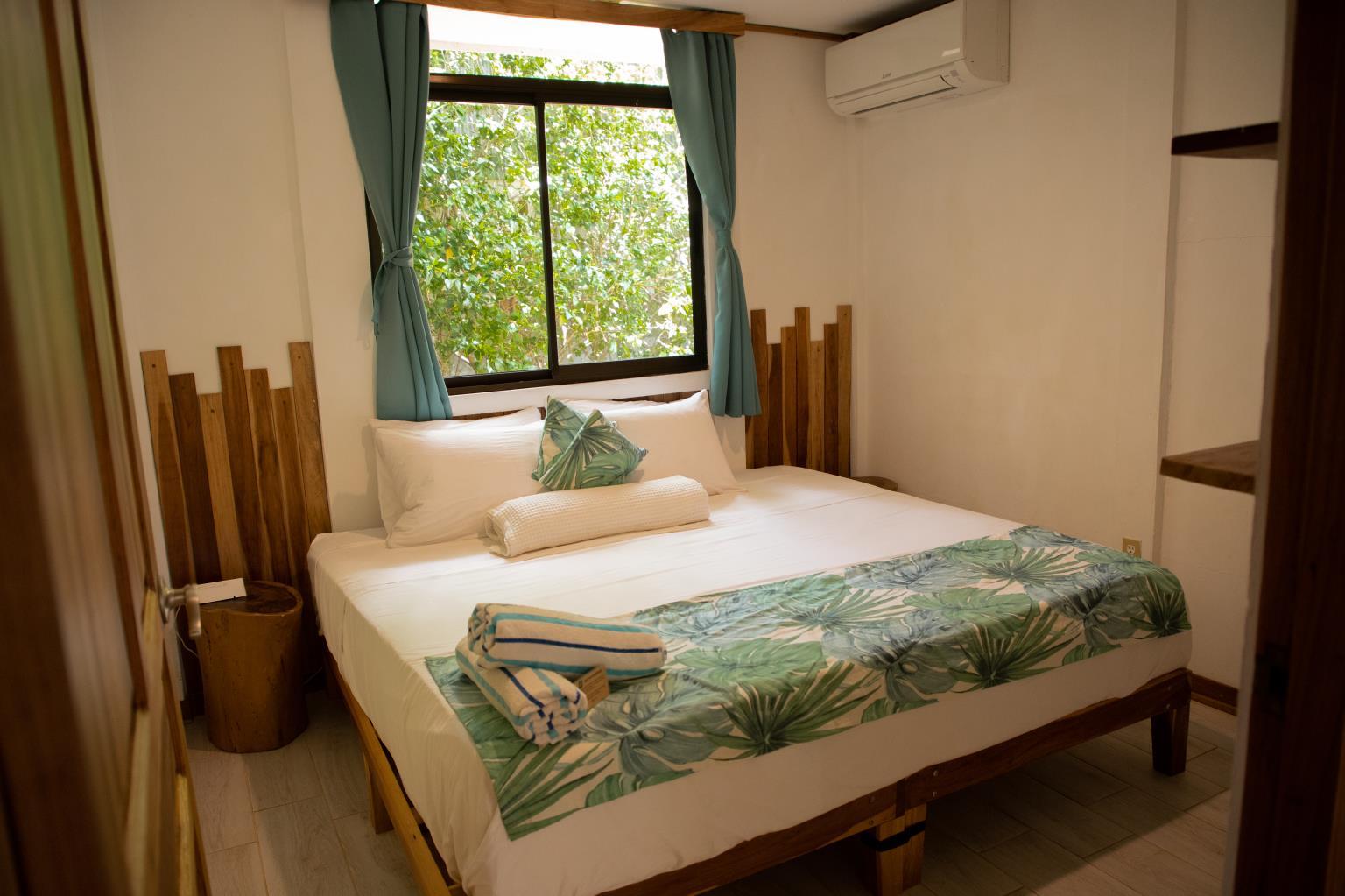 Drift Away Lodge | Near the Coast Hotel/Resort/Hostel For Sale in Playa Avellanas