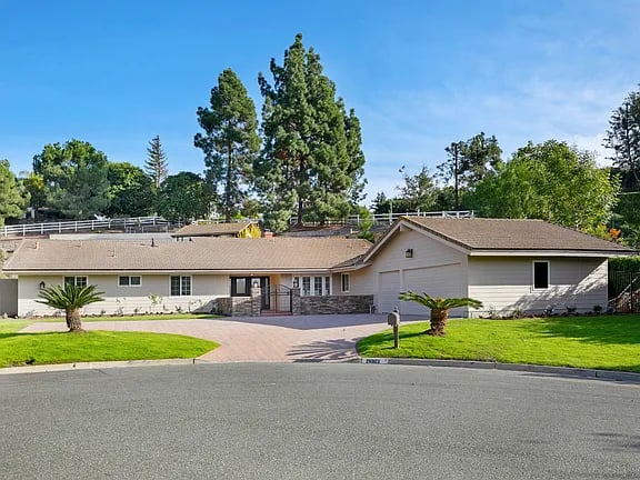 26922 Canyon Crest Rd
