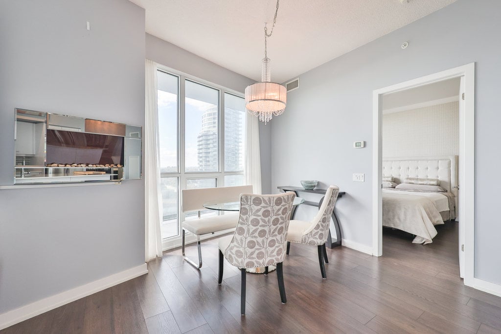 2212 Lake Shore Boulevard W 1803