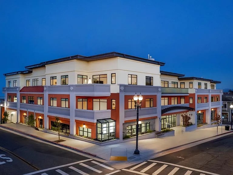 520 Lighthouse Ave #303