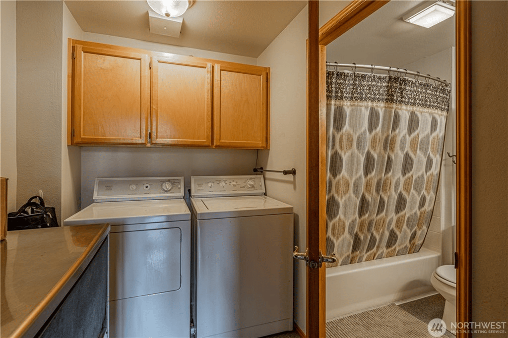325 W Emerson Dr