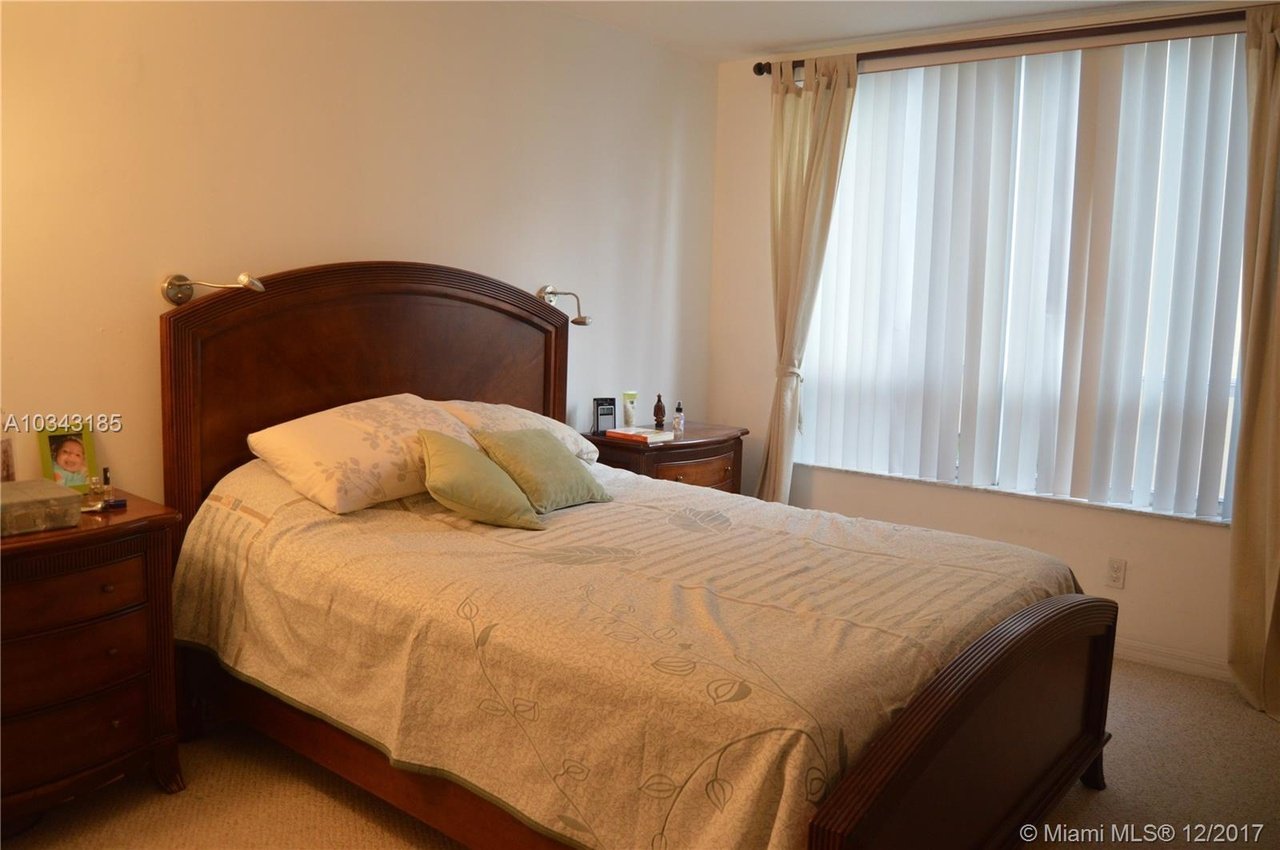 2642 Collins Ave #312