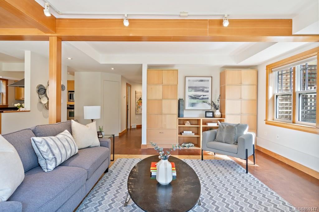 1129 May St