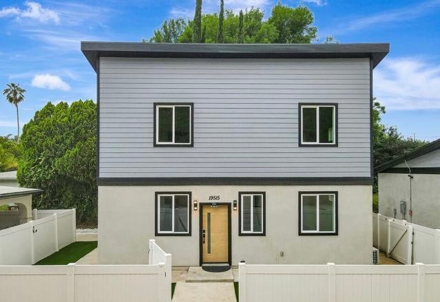 19513-19515 Cantara St