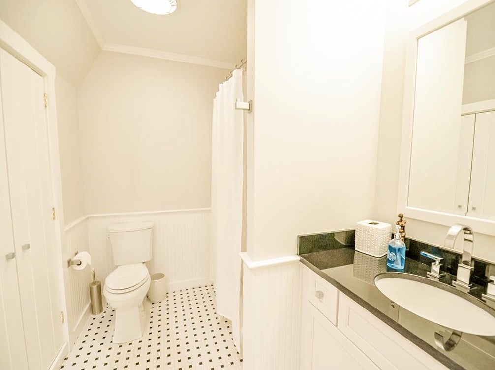 8 Puritan Dr