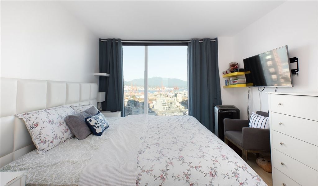 188 Keefer Pl, #2305