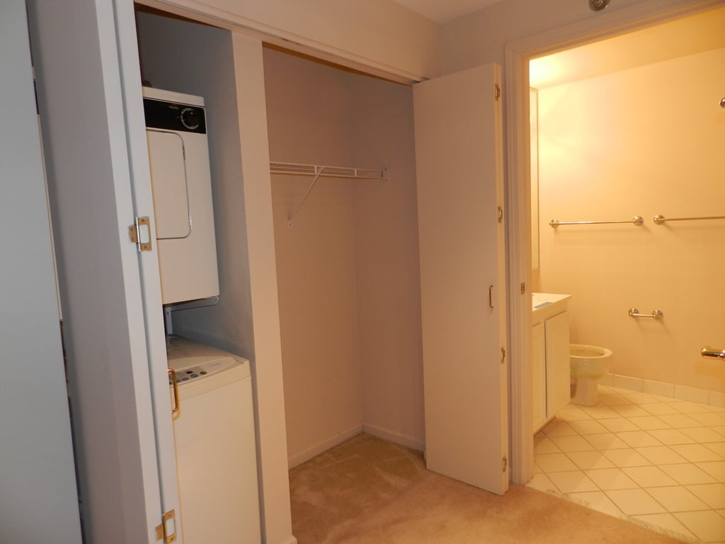 345 N LA SALLE Drive Unit: 209