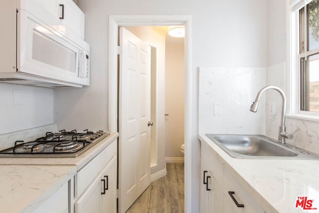 8525 1/2 Cadillac Ave