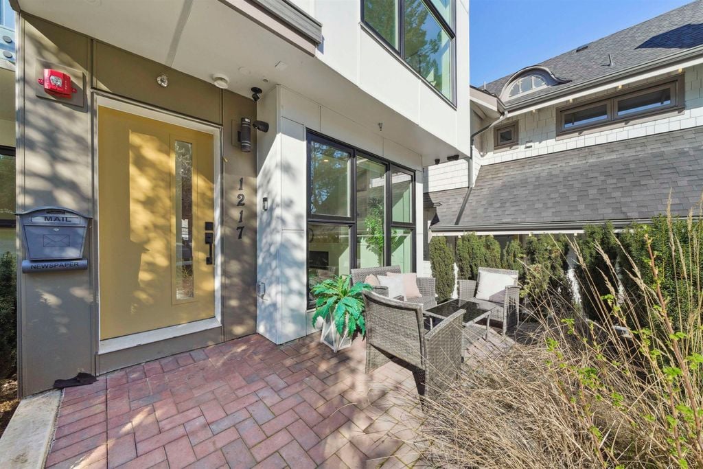 1217 Wolfe Ave
