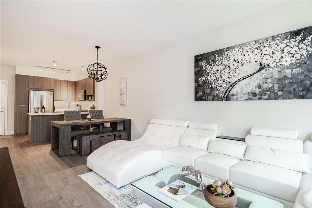 1306 5th Ave, #208