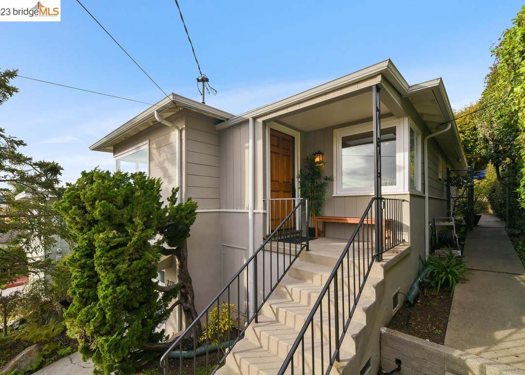227 Kenyon Ave