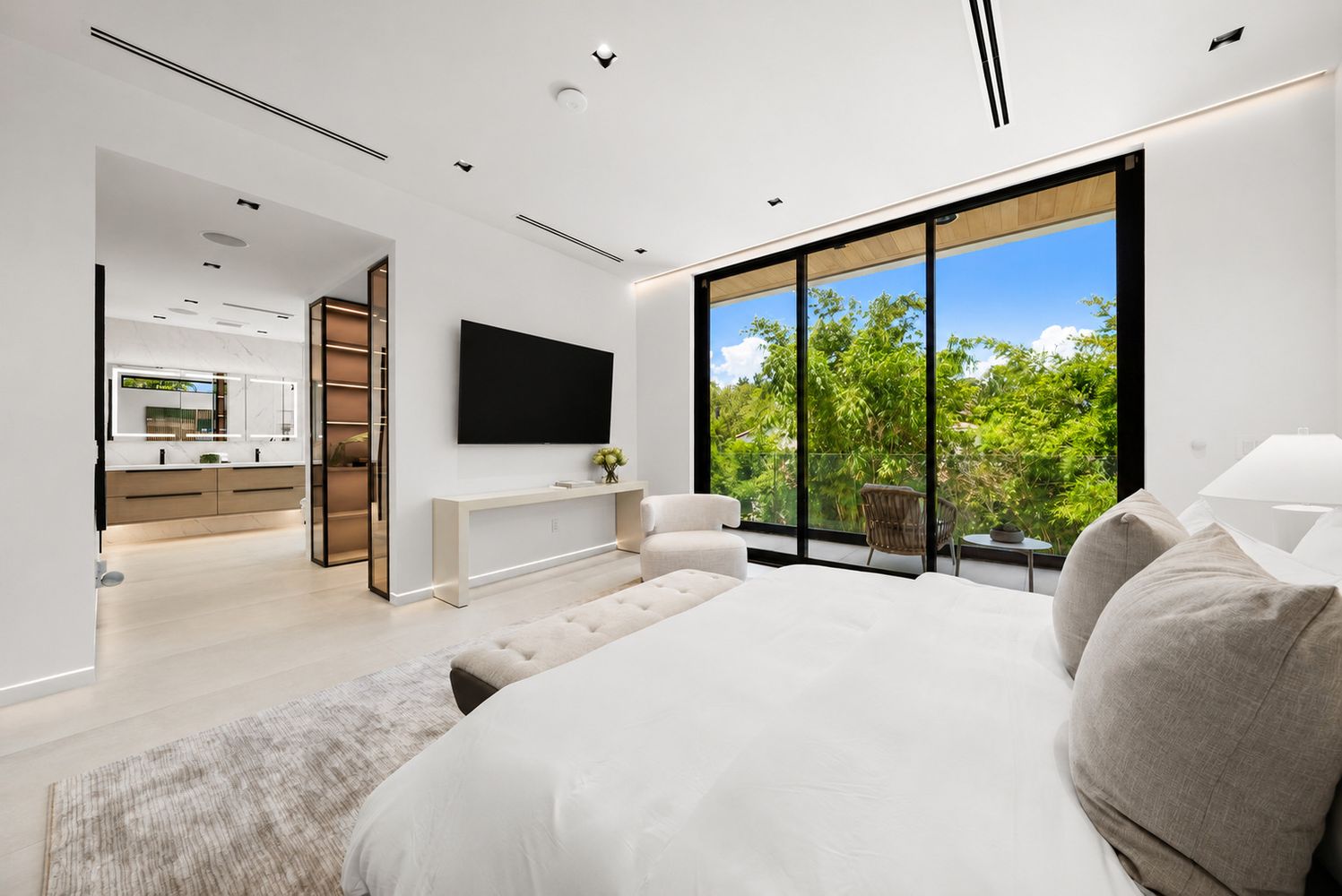 325 W 63rd St