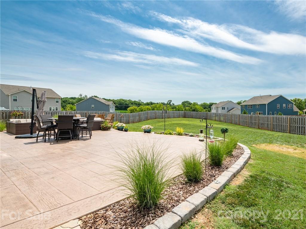 1817 Tendril Ave
