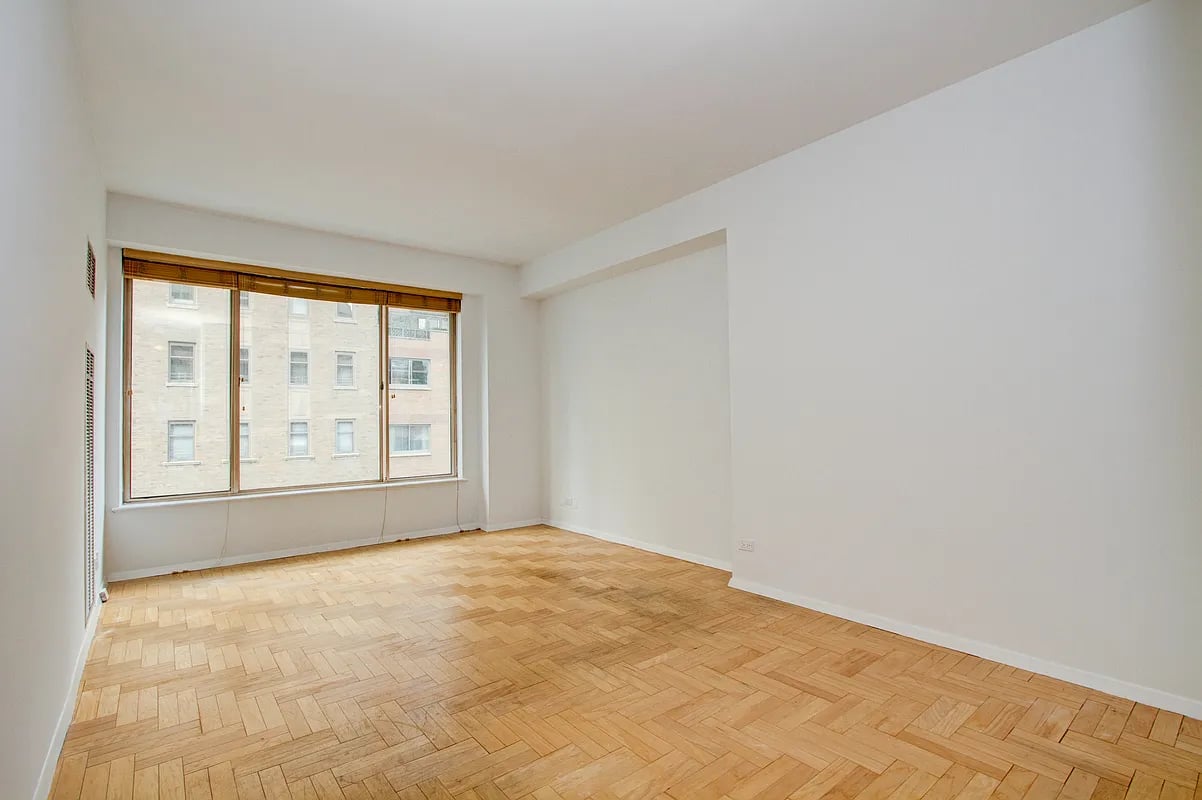 200 E 69th St, #8D