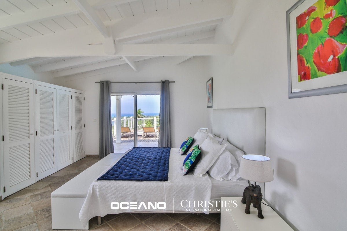 VILLA NO LIMITS AND VILLA CALLISTO