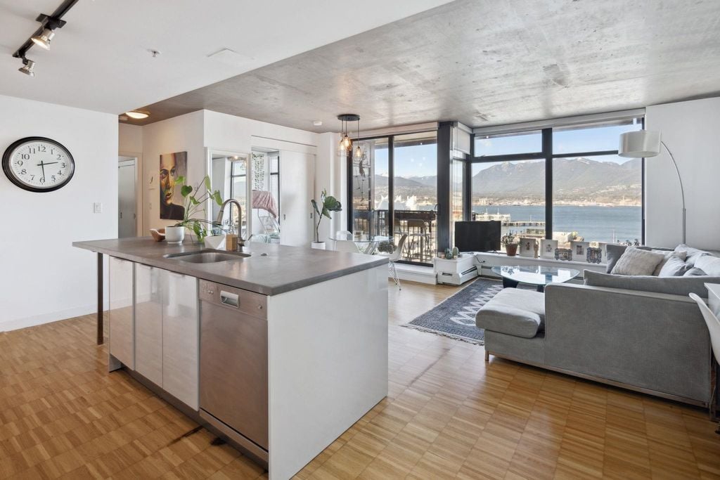128 W Cordova St, #1601
