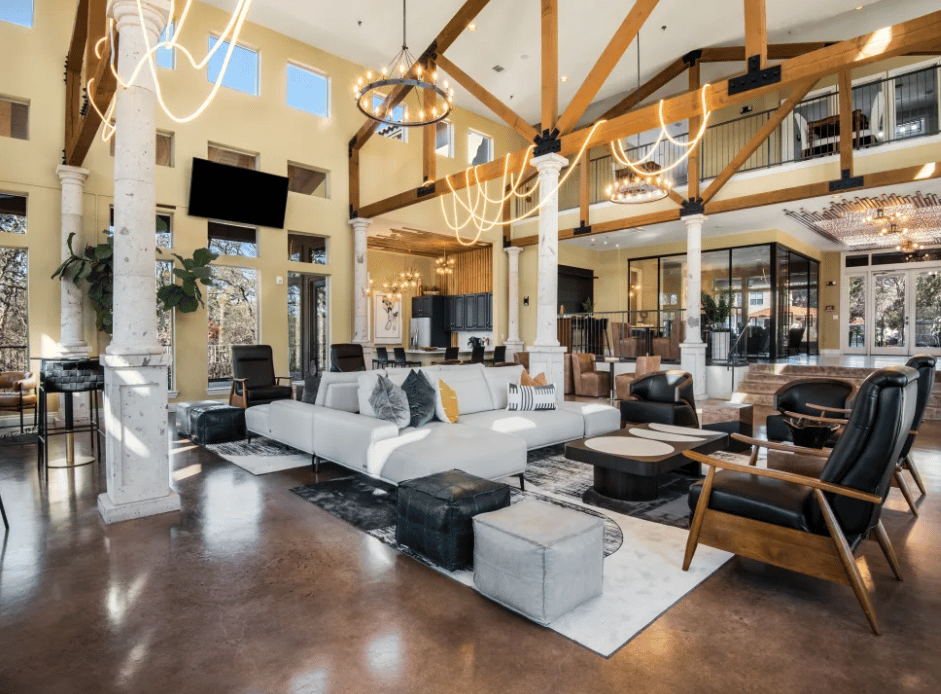 Lease Today and Enjoy 6 WEEKS FREE!