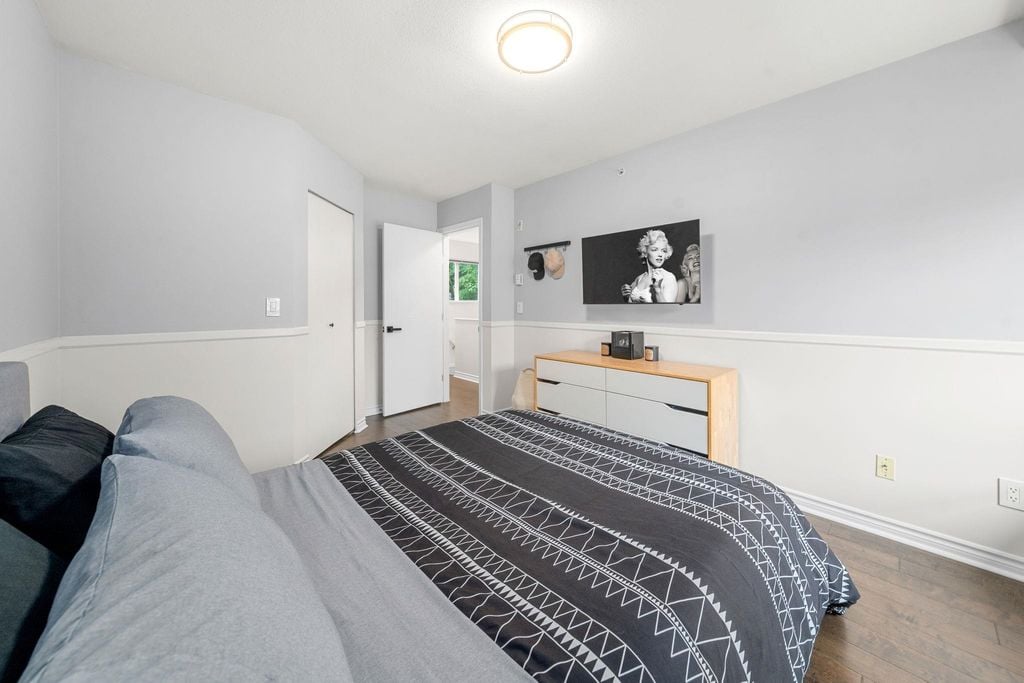 995 Lynn Valley Rd, #3