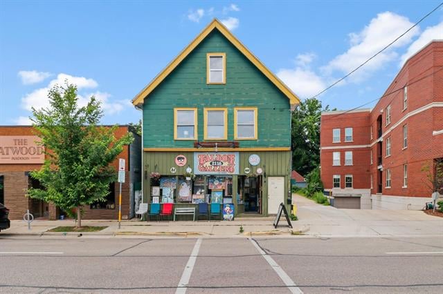 2118 Atwood Ave