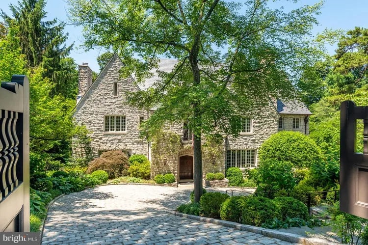 2860 Woodland Dr NW - Washington DC