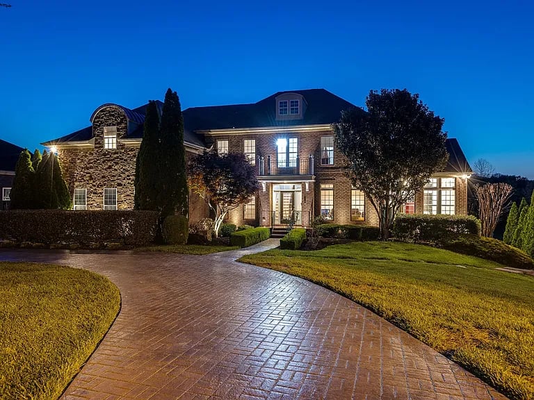 1535 Hillwood Dr