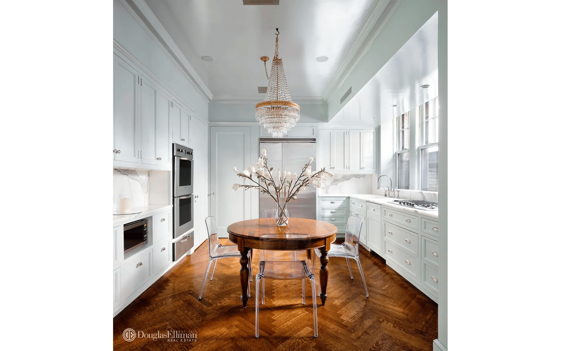 555 Park Avenue #1E