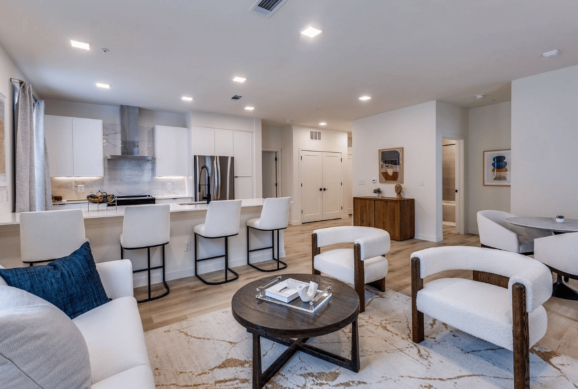 10 WEEKS FREE + $500 GIFT CARD On ALL units