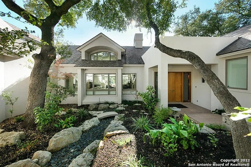 32 Eton Green Cir