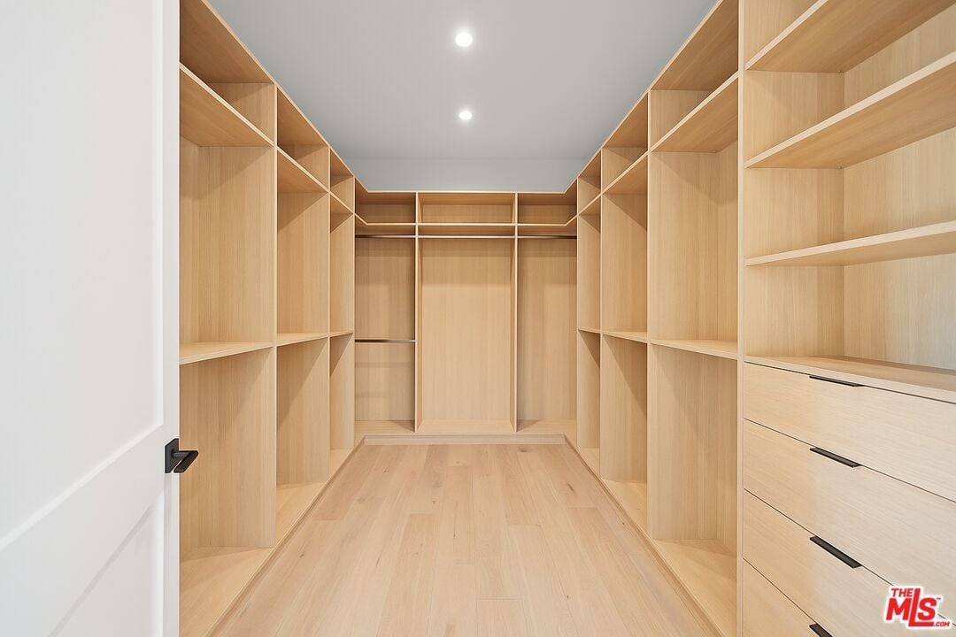 Fairmont Reserve, S Bundy Dr, 90049