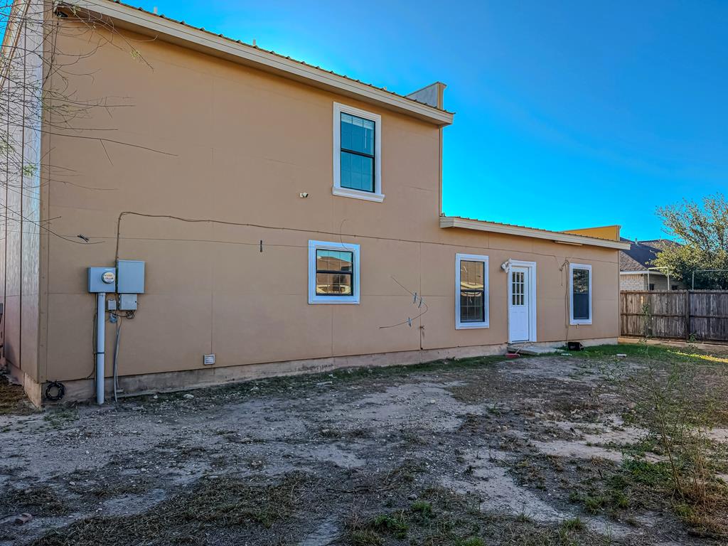 2101 Pershing Cir