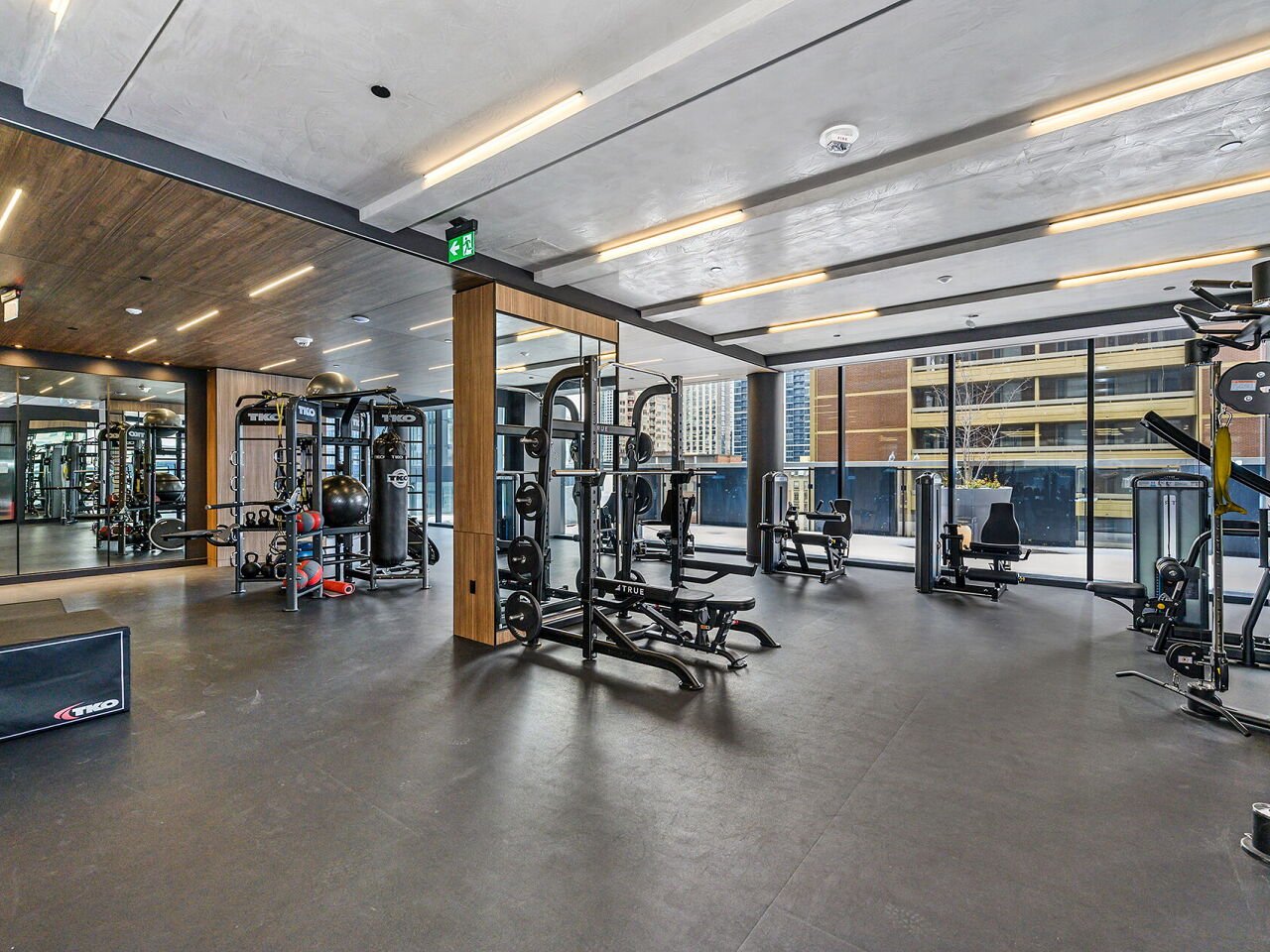 55 Charles St E Unit: 2604