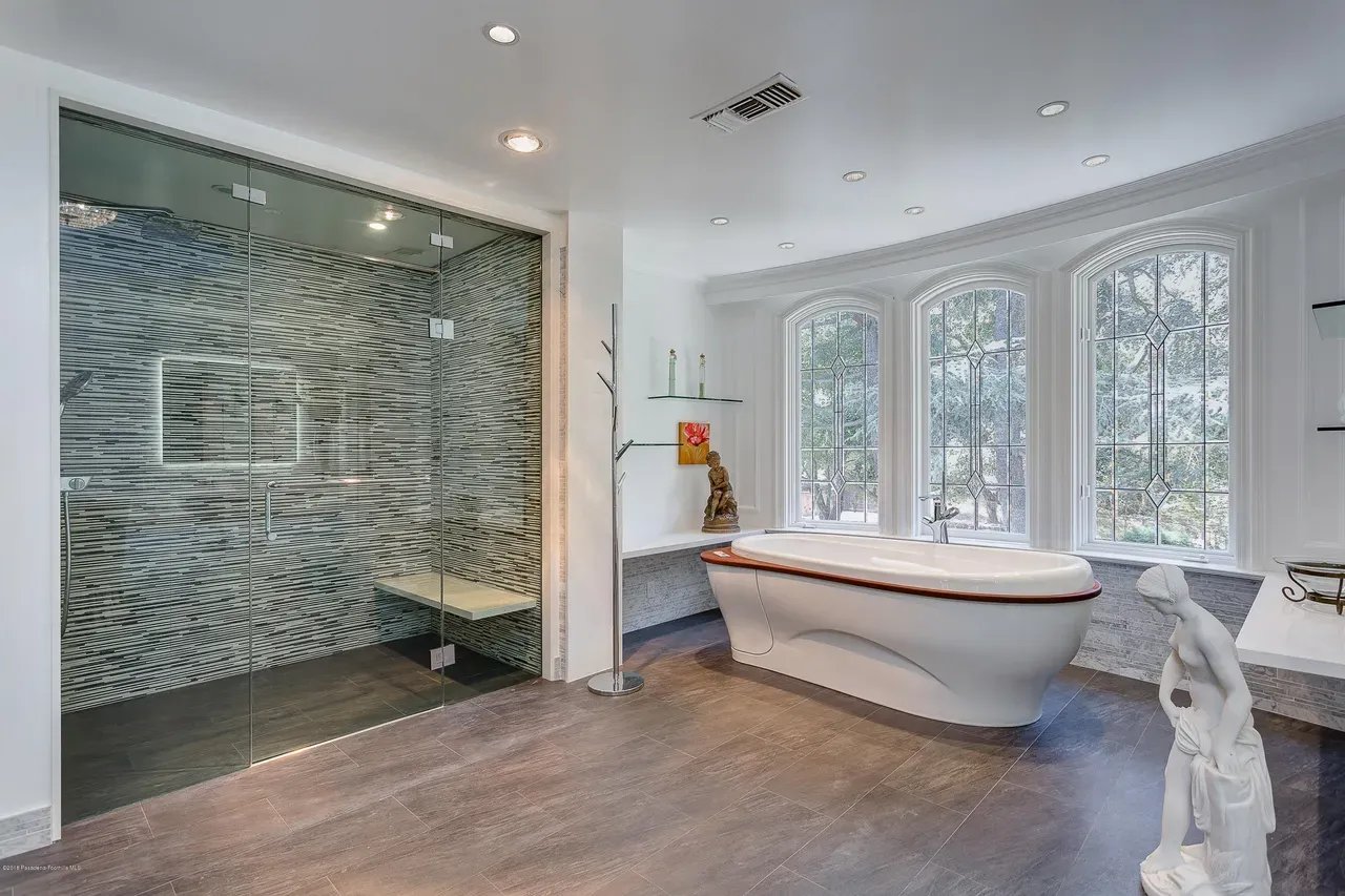 4158 Commonwealth Ave