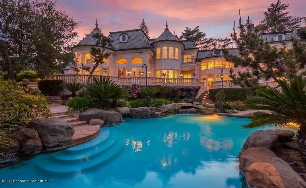 4158 Commonwealth Ave