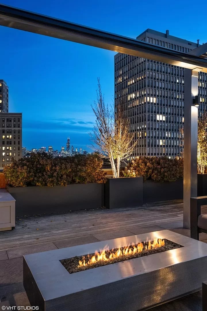 445 W Arlington
