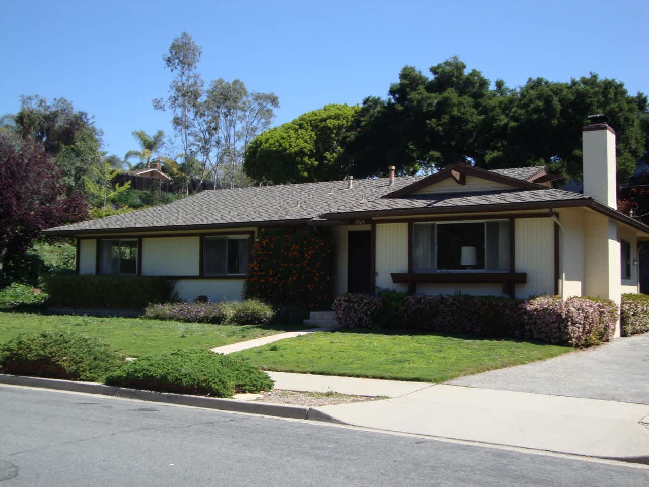 905 Barcelona Dr
