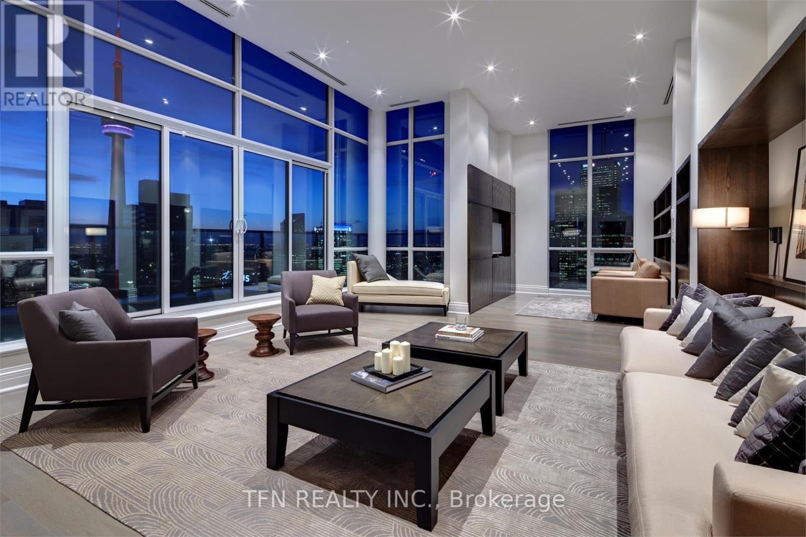 33 Bay St, Unit 302