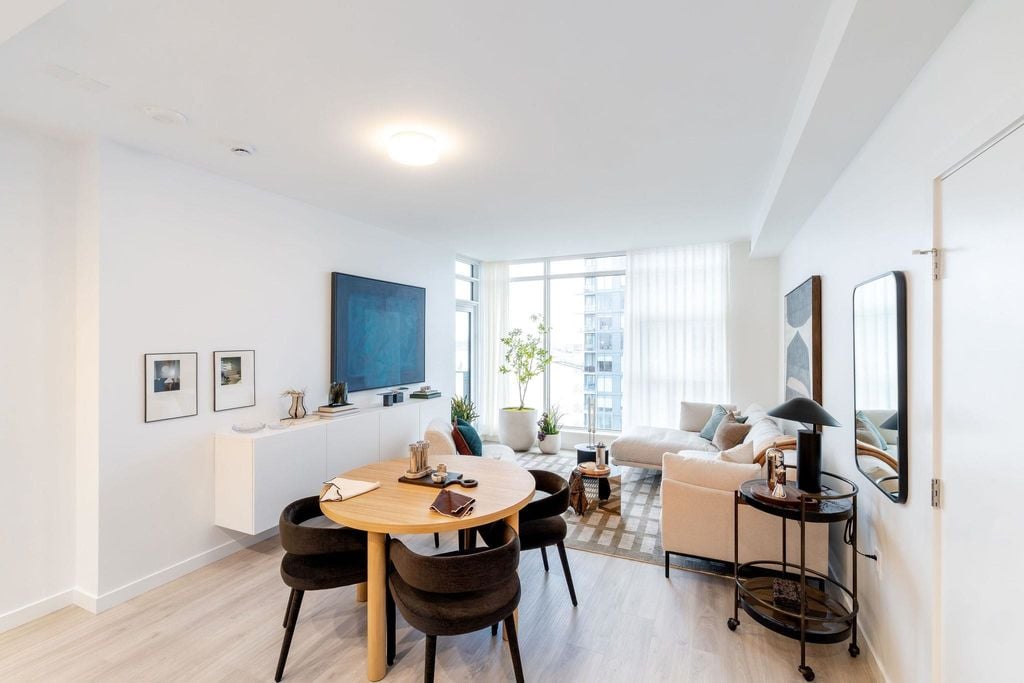 680 Quayside Drive 3406, New Westminster
